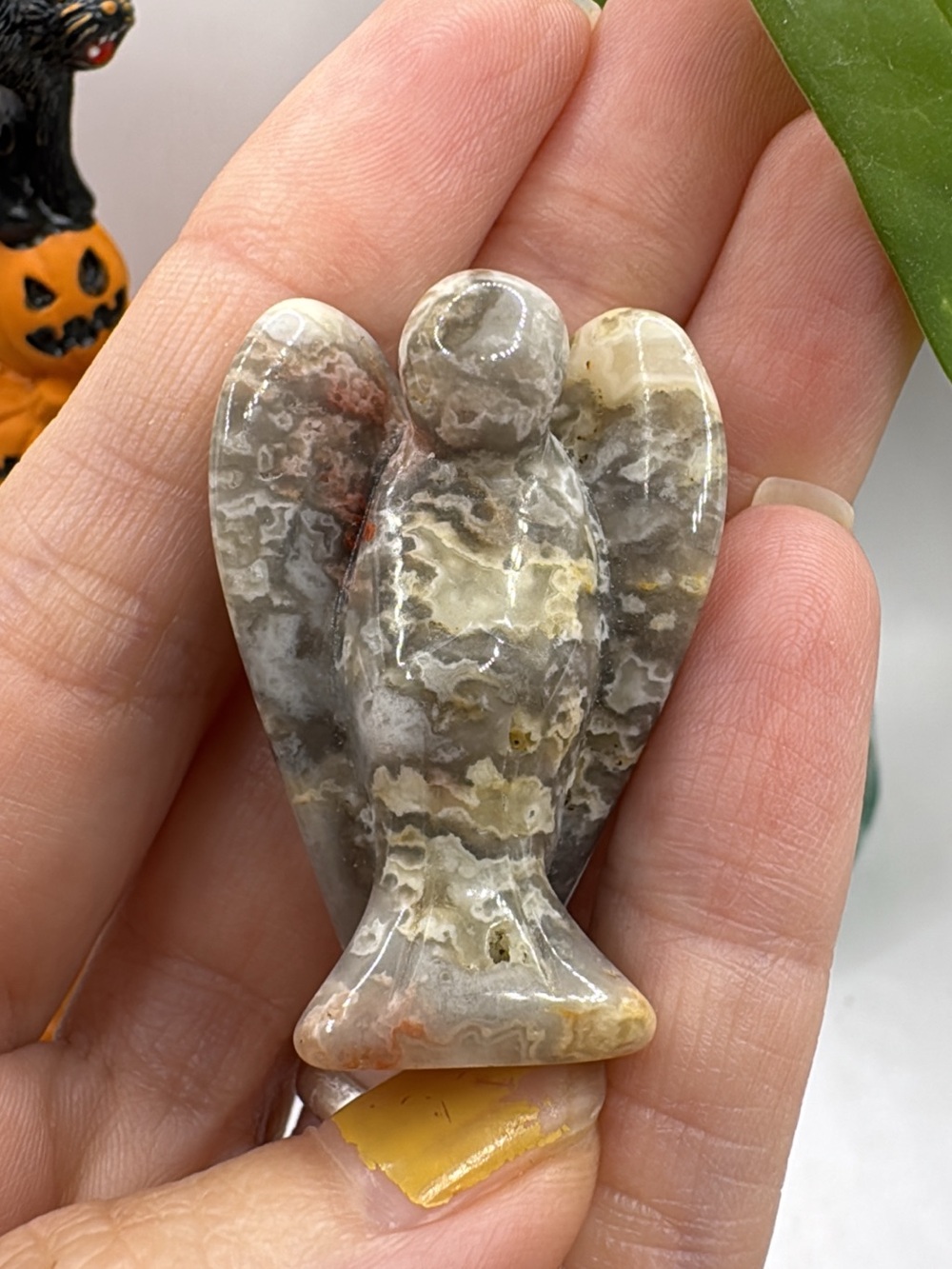 Natural Grey-Pattern Agate Angel Figurine